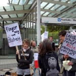 Demonstranten gegen das Leistungsschutzrecht vor der Buchmesse